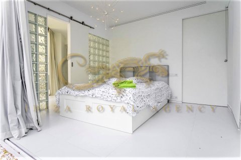 Продажа квартиры в Сьюдад Ибицы, Ивиса, Испания 2 спальни, 180м2 №30833 - фото 18