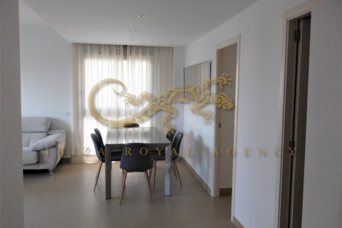 Продажа квартиры в Таламанка, Ивиса, Испания 3 спальни, 100м2 №30855 - фото 2