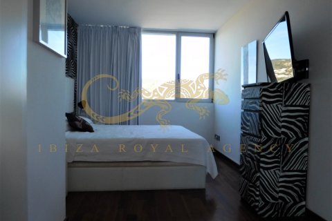 Аренда квартиры в Сьюдад Ибицы, Ивиса, Испания 3 спальни, 120м2 №30876 - фото 23