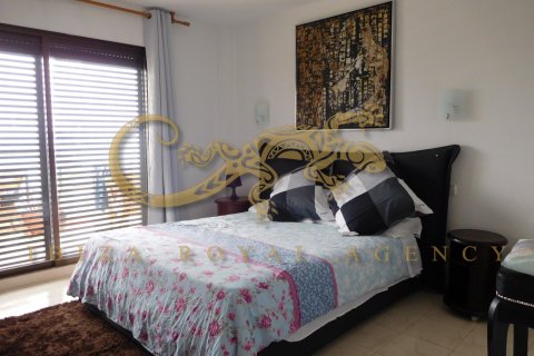 Аренда квартиры в Сьюдад Ибицы, Ивиса, Испания 3 спальни, 120м2 №30882 - фото 5