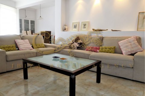 Продажа квартиры в Сьюдад Ибицы, Ивиса, Испания 3 спальни, 107м2 №30829 - фото 13