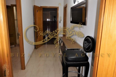 Аренда квартиры в Сьюдад Ибицы, Ивиса, Испания 3 спальни, 120м2 №30882 - фото 14
