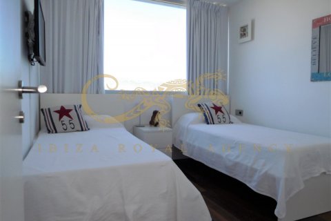 Аренда квартиры в Сьюдад Ибицы, Ивиса, Испания 3 спальни, 120м2 №30876 - фото 18