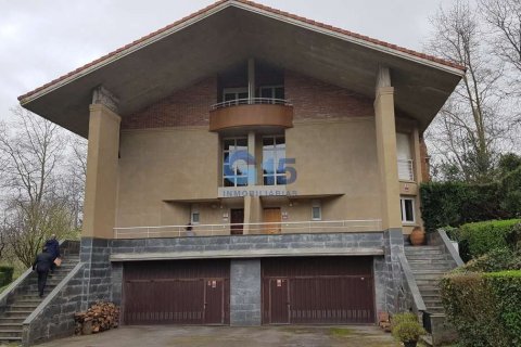 Продажа дома в Эрнани, Гипускоа, Испания 4 спальни, 484м2 №24708 - фото 13