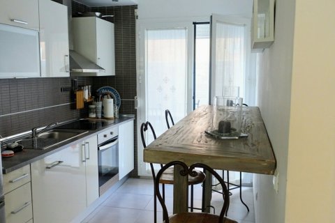 Продажа квартиры в Пальма-де-Майорка, Майорка, Испания 3 комнаты, 74м2 №31653 - фото 7