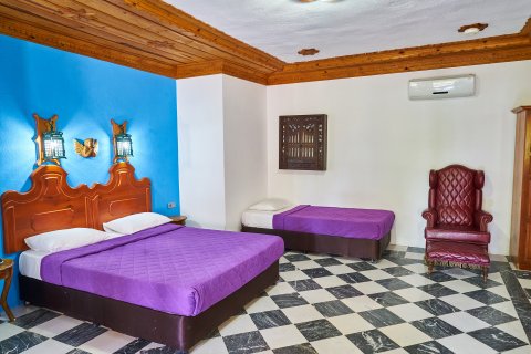 Продажа коммерческой недвижимости Барселона, Испания 8000м2 №31973 - фото 1