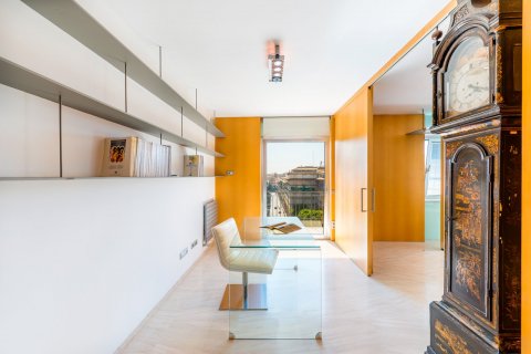 Продажа квартиры Пальма-де-Майорка, Майорка, Испания 3 спальни, 200м2 №33096 - фото 2
