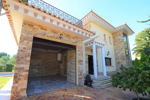 Продажа виллы Кампоамор, Аликанте, Испания 5 спален, 297м2 №35883 - фото 1