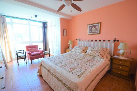 Продажа квартиры в Кампоамор, Аликанте, Испания 2 спальни, 100м2 №35306 - фото 9