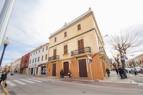 Продажа коммерческой недвижимости в Сьютаделья-де-Менорка, Менорка, Испания 1818м2 №23888 - фото 3