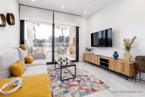 Продажа квартиры в Плайя Фламенка II, Аликанте, Испания 2 спальни, 71м2 №40267 - фото 6