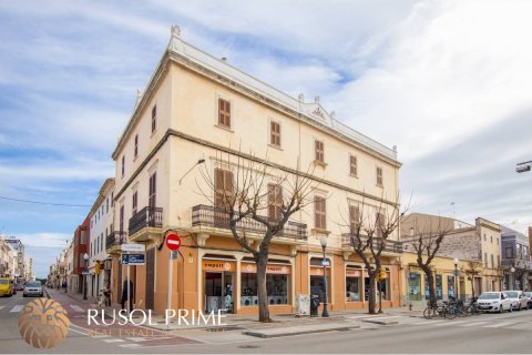 Продажа коммерческой недвижимости в Сьютаделья-де-Менорка, Менорка, Испания 1818м2 №38272 - фото 1