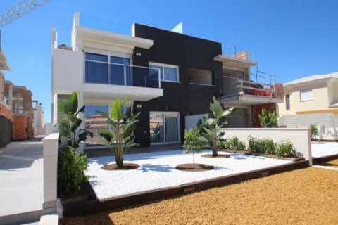 Продажа таухауса Торревьеха, Аликанте, Испания 3 спальни, 98м2 №45959 - фото 1