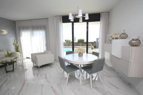 Продажа виллы Вилламартин, Аликанте, Испания 3 спальни, 92м2 №43299 - фото 5