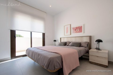 Продажа квартиры в Пилар де ла Орадада, Аликанте, Испания 3 спальни, 91м2 №40912 - фото 9