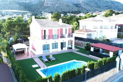 Продажа виллы Финестрат, Аликанте, Испания 4 спальни, 200м2 №42966 - фото 1