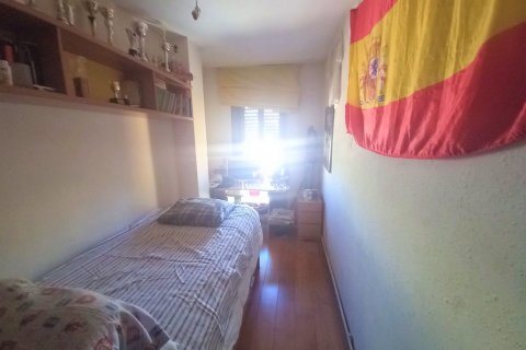 Продажа квартиры в Бадалона, Барселона, Испания 4 спальни, 97м2 №40988 - фото 15