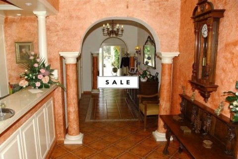 Продажа отеля Альфас-дель-Пи, Аликанте, Испания 10 спален, 900м2 №45766 - фото 5
