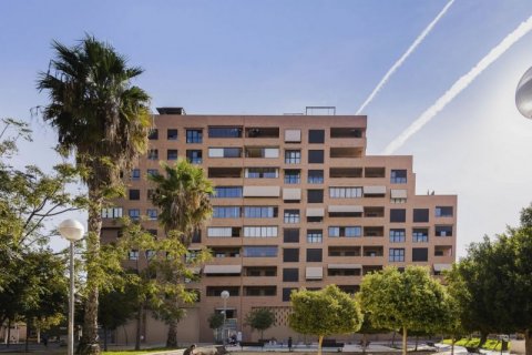 Продажа квартиры в Аликанте, Испания 4 спальни, 153м2 №45873 - фото 9