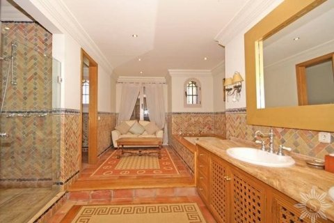 Продажа виллы Марбелья, Малага, Испания 9 спален, 1400м2 №41457 - фото 14