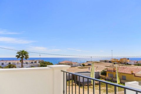 Продажа виллы Торревьеха, Аликанте, Испания 4 спальни, 147м2 №43301 - фото 2