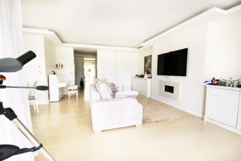 Продажа квартиры в Марбелья, Малага, Испания 2 спальни,  №43618 - фото 9