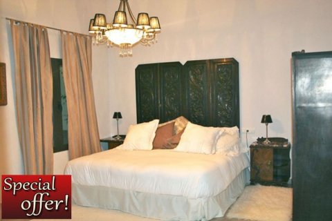 Продажа замков и поместий Аликанте, Испания 8 спален, 1.35м2 №45146 - фото 7