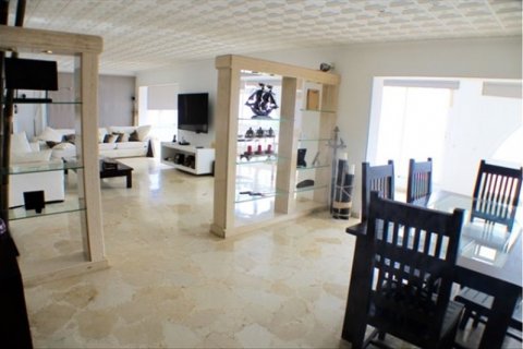 Продажа виллы Бенидорм, Аликанте, Испания 4 спальни, 750м2 №45303 - фото 10