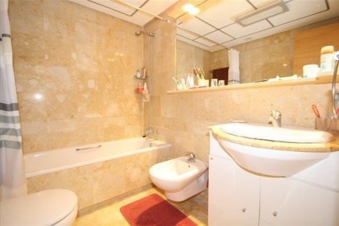 Продажа квартиры в Торревьеха, Аликанте, Испания 3 спальни, 90м2 №45995 - фото 9