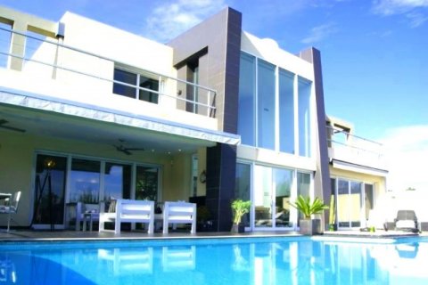 Продажа виллы Альфас-дель-Пи, Аликанте, Испания 5 спален, 600м2 №43707 - фото 1