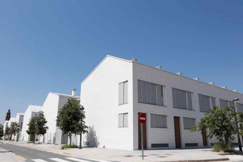 Жилой комплекс Habitat Musico Chapi в Валенсия, Испания №48006 - фото 1