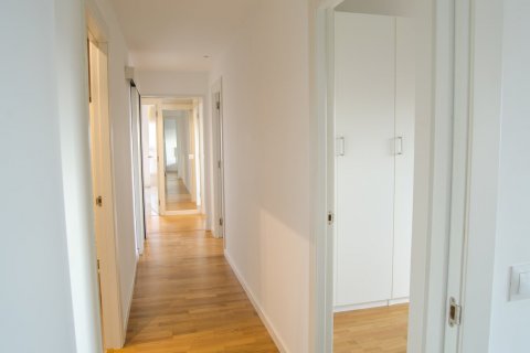 Продажа квартиры в Барселона, Испания 3 спальни, 97м2 №50055 - фото 11