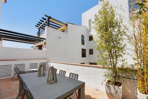 Продажа квартиры в Нуэва Андалусия, Малага, Испания 3 спальни, 155м2 №50104 - фото 2