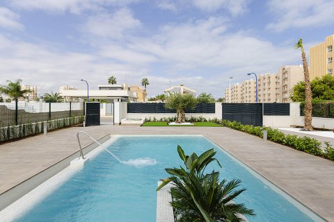 Жилой комплекс Villas del Mar в Плайя Хонда, Лансароте, Испания №52016 - фото 7