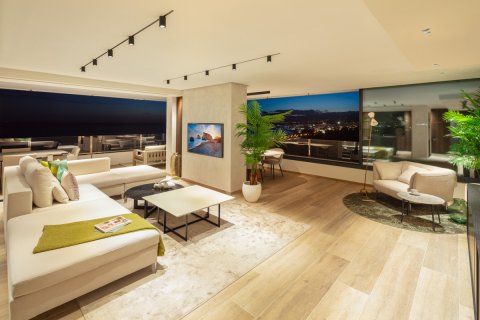 Продажа квартиры в Рио Реал, Малага, Испания 3 спальни, 194м2 №53501 - фото 2