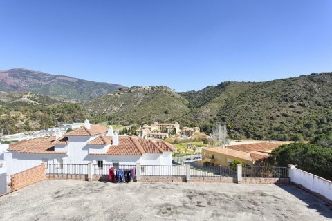 Продажа таухауса в Бенахавис, Малага, Испания 3 спальни, 133м2 №55368 - фото 2