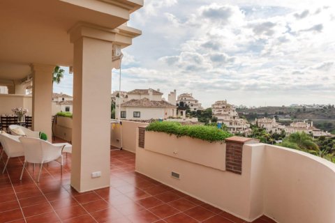 Продажа квартиры в Бенахавис, Малага, Испания 3 спальни, 147м2 №55418 - фото 3