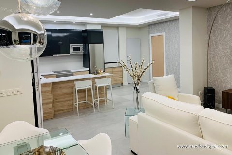 Продажа виллы в Дайя Нуэва, Аликанте, Испания 3 спальни, 129м2 №56945 - фото 9