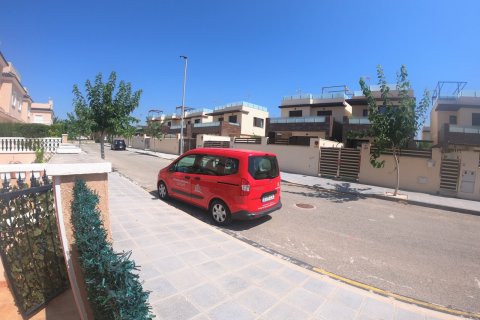 Продажа таухауса в Торре-де-ла-Орадада, Аликанте, Испания 3 спальни, 115м2 №58386 - фото 2