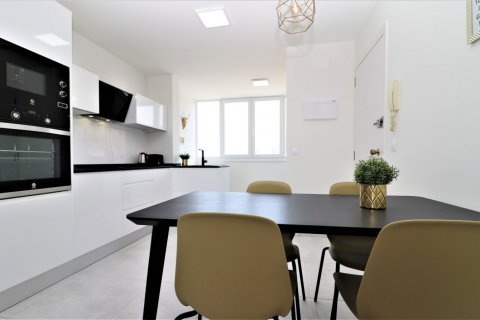 Продажа квартиры в Бенидорм, Аликанте, Испания 2 спальни, 69м2 №58967 - фото 2