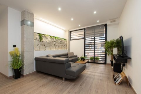 Продажа квартиры в Аликанте, Испания 2 спальни, 90м2 №59418 - фото 1