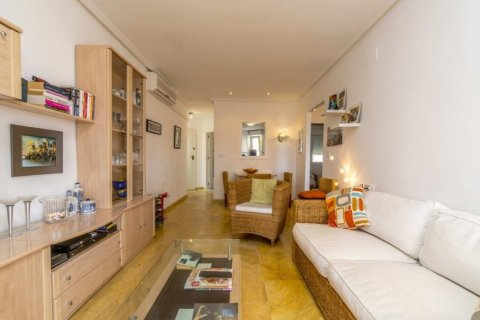 Продажа квартиры в Кампоамор, Аликанте, Испания 2 спальни, 80м2 №58514 - фото 6