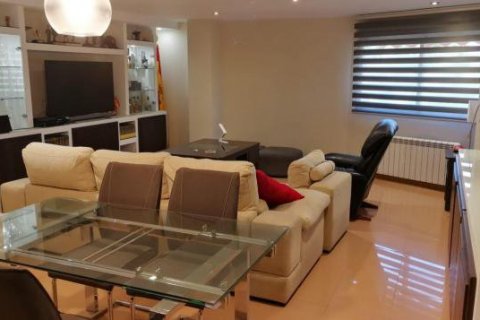 Продажа квартиры в Бенидорм, Аликанте, Испания 4 спальни, 144м2 №58288 - фото 1