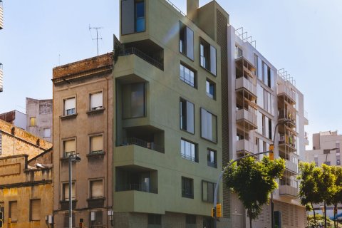Жилой комплекс Escornalbou 64 в Барселона, Испания №60332 - фото 1