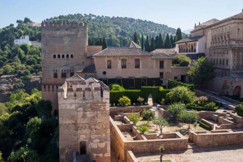 Возможно ли использовать туристический апартамент в качестве основного места жительства в Испании?