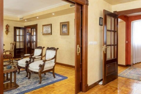 Продажа квартиры Херес, Кадис, Испания 4 спальни, 371.15м2 №61015 - фото 10