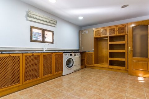 Продажа виллы в Посуэло де Аларкон, Мадрид, Испания 6 спален, 582м2 №62287 - фото 27