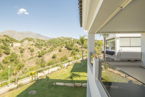 Продажа квартиры в Эстепона, Малага, Испания 3 спальни, 108.46м2 №2088 - фото 25