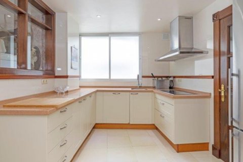 Продажа квартиры Херес, Кадис, Испания 4 спальни, 371.15м2 №61015 - фото 16