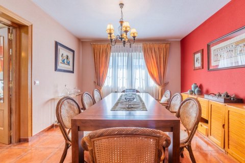 Продажа виллы в Лас-Розас де Мадрид, Мадрид, Испания 7 спален, 405м2 №62018 - фото 13